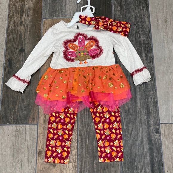 NWT Little Lass girl’s Thanksgiving outfit size 2T